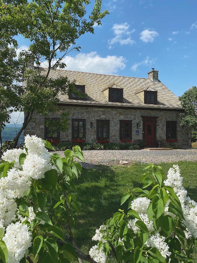 Domaine Steinbach Cidrerie B&B Distillerie Saint-Pierre-de-l'Ile-d'Orleans Exterior photo