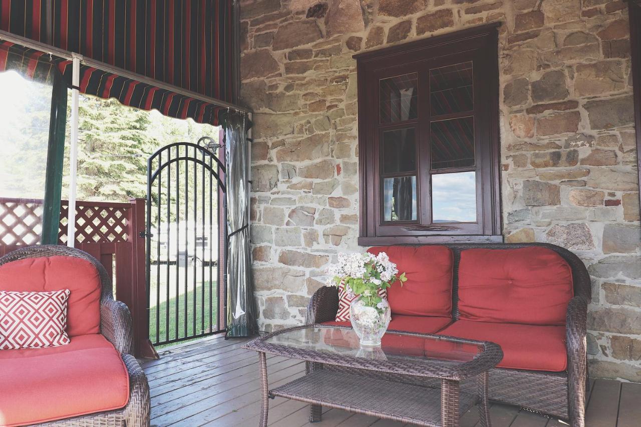 Domaine Steinbach Cidrerie B&B Distillerie Saint-Pierre-de-l'Ile-d'Orleans Exterior photo