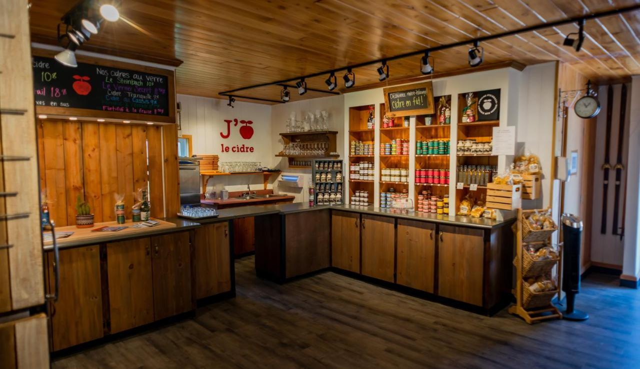 Domaine Steinbach Cidrerie B&B Distillerie Saint-Pierre-de-l'Ile-d'Orleans Exterior photo